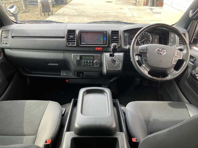 TOYOTA HIACE VAN 2WD 2025 Image 31