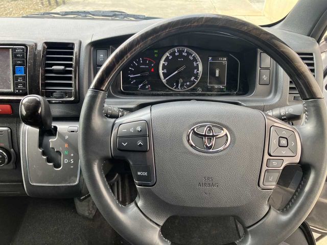 TOYOTA HIACE VAN 2WD 2025 Image 31