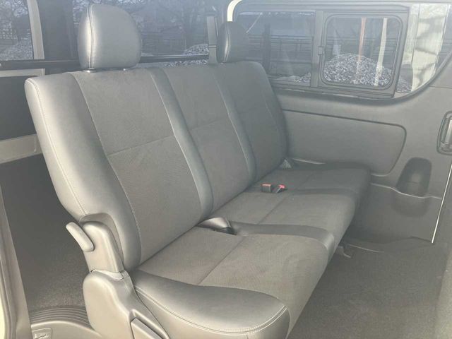 TOYOTA HIACE VAN 2WD 2025 Image 31