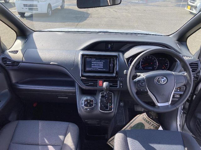 TOYOTA VOXY 4WD 2014 Image 31