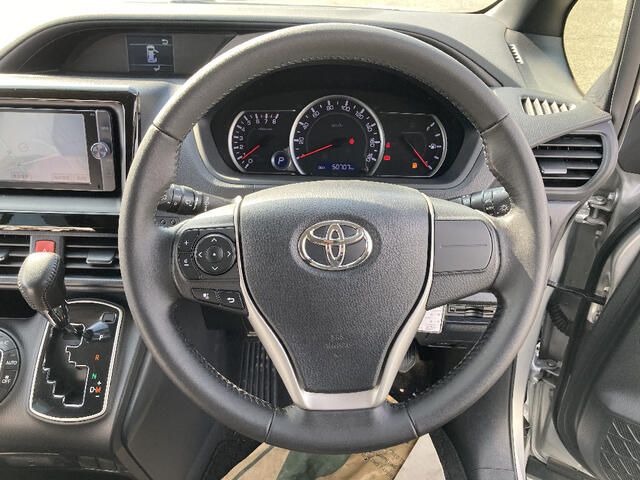 TOYOTA VOXY 4WD 2014 Image 31