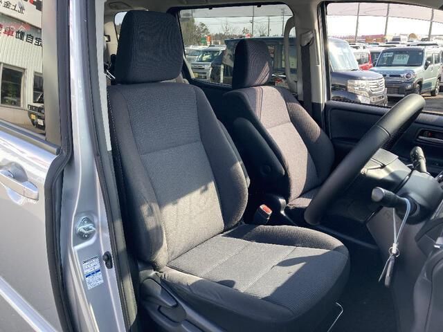 TOYOTA VOXY 4WD 2014 Image 31