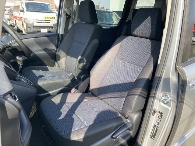 TOYOTA VOXY 4WD 2014 Image 31