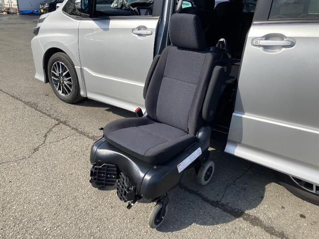 TOYOTA VOXY 4WD 2014 Image 31