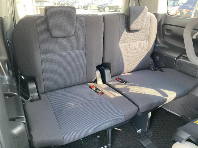 TOYOTA VOXY 4WD 2014 Image 31