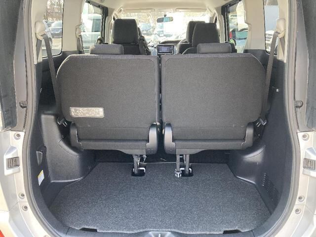 TOYOTA VOXY 4WD 2014 Image 31