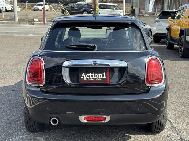 BMW MINI ONE 5DOOR 2018 Image 31