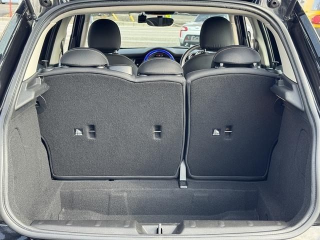 BMW MINI ONE 5DOOR 2018 Image 31