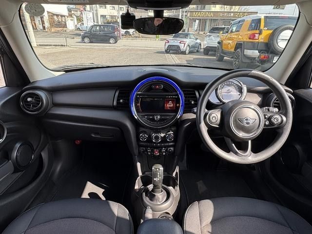 BMW MINI ONE 5DOOR 2018 Image 31