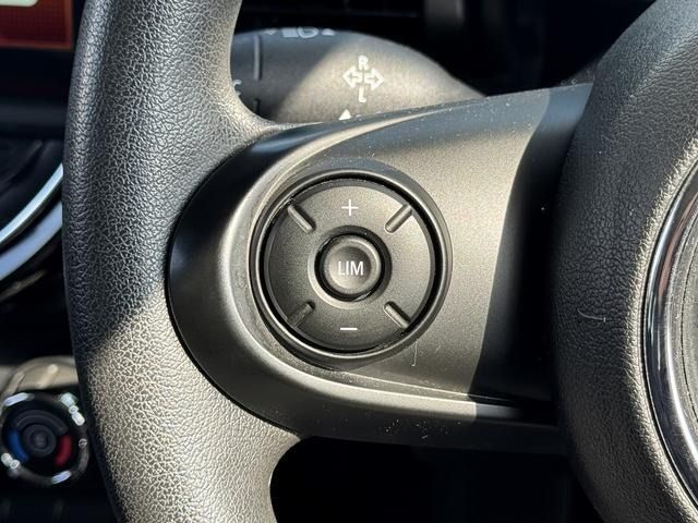 BMW MINI ONE 5DOOR 2018 Image 31