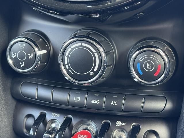 BMW MINI ONE 5DOOR 2018 Image 31