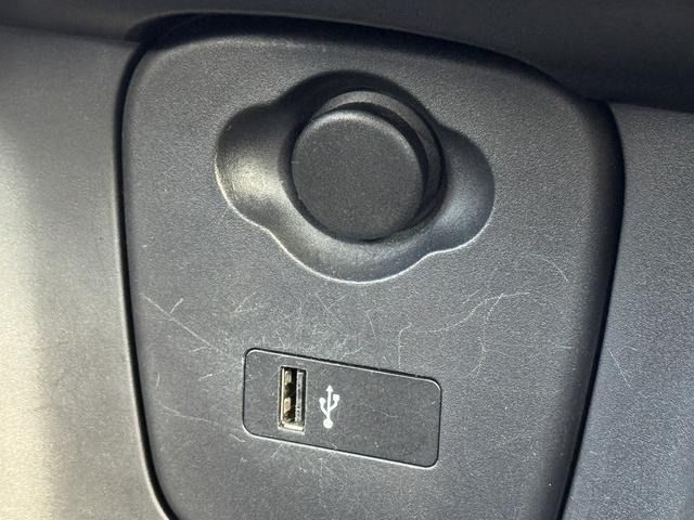 BMW MINI ONE 5DOOR 2018 Image 31