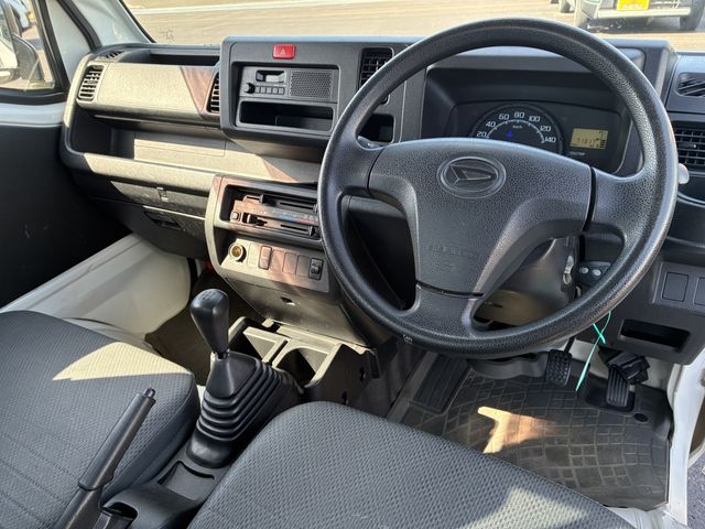 DAIHATSU HIJET TRUCK 4WD 2018 Image 31