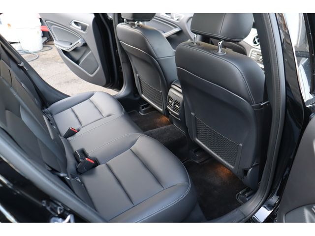 MERCEDES BENZ GLA CL 2019 Image 31