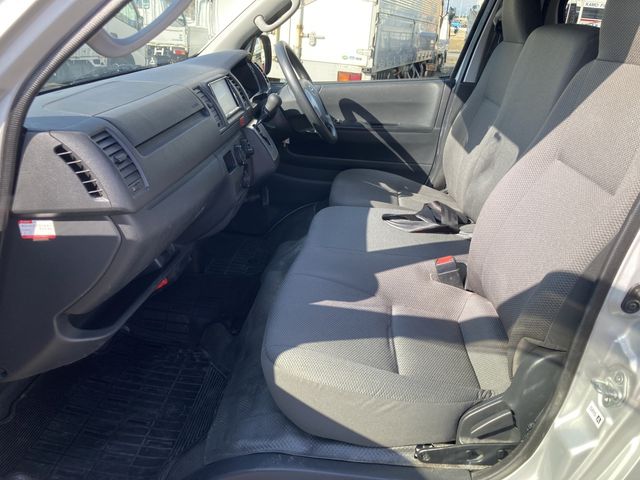 TOYOTA REGIUSACE VAN 1.25T 2019 Image 31