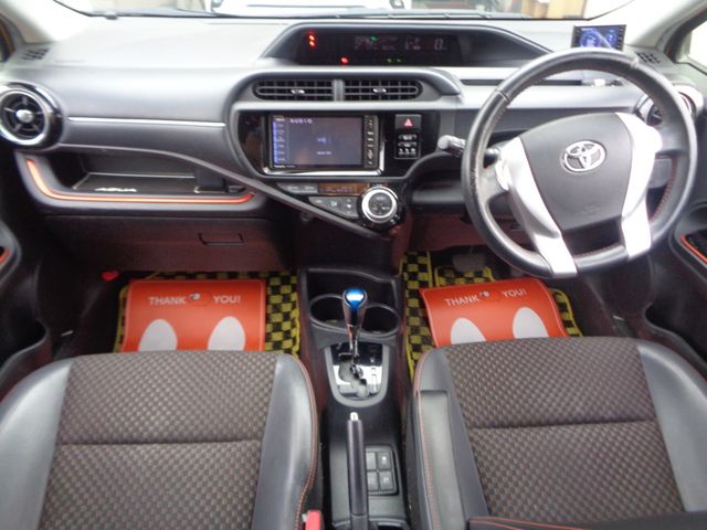 TOYOTA AQUA 2015 Image 31