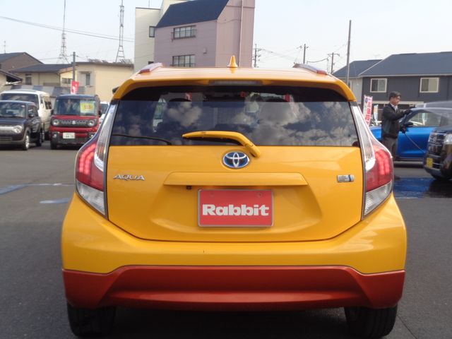 TOYOTA AQUA 2015 Image 31