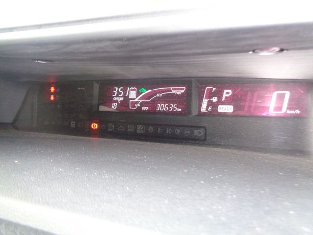 TOYOTA AQUA 2015 Image 31