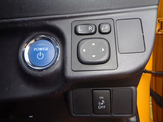 TOYOTA AQUA 2015 Image 31