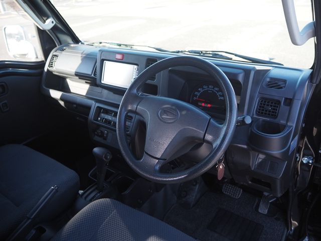 DAIHATSU HIJET TRUCK 4WD 2016 Image 31