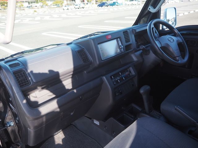 DAIHATSU HIJET TRUCK 4WD 2016 Image 31