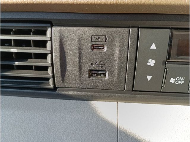 HONDA N BOX 2025 Image 31