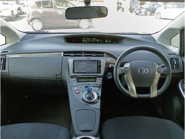 TOYOTA PRIUS PHV 2014 Image 31