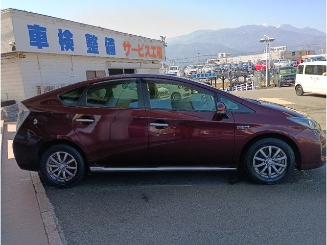 TOYOTA PRIUS PHV 2014 Image 31