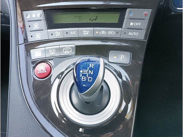 TOYOTA PRIUS PHV 2014 Image 31
