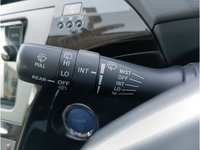 TOYOTA PRIUS PHV 2014 Image 31