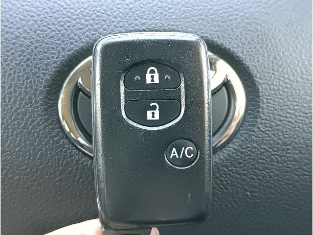 TOYOTA PRIUS PHV 2014 Image 31