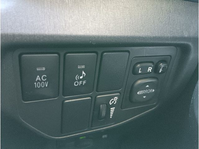 TOYOTA PRIUS PHV 2014 Image 31