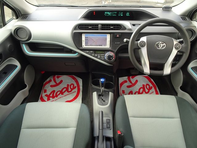 TOYOTA AQUA 2013 Image 31