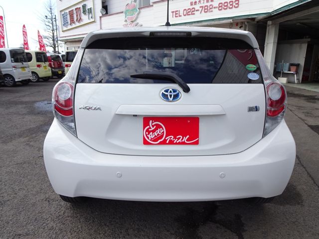 TOYOTA AQUA 2013 Image 31