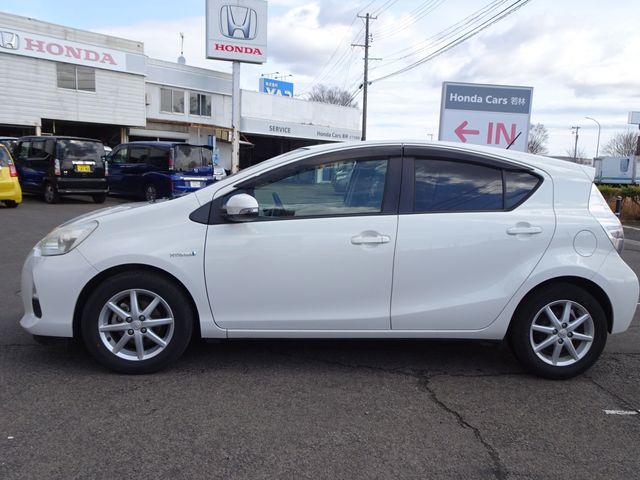 TOYOTA AQUA 2013 Image 31