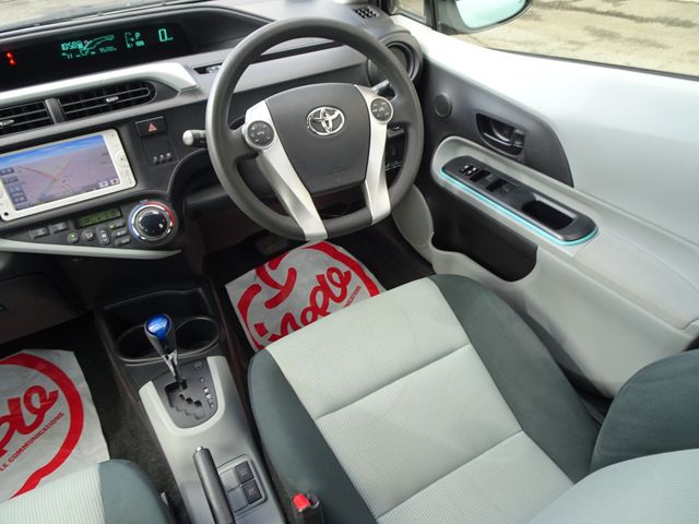 TOYOTA AQUA 2013 Image 31