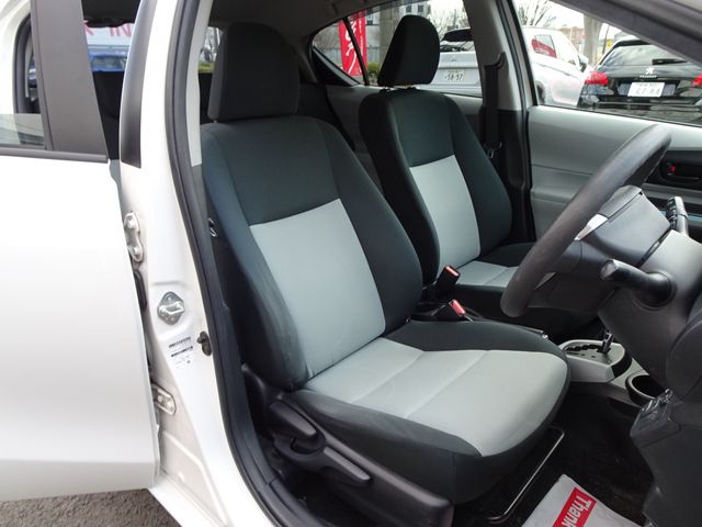 TOYOTA AQUA 2013 Image 31