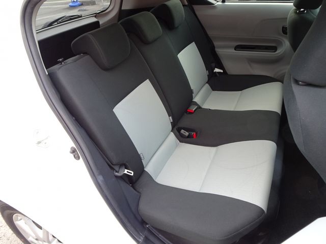 TOYOTA AQUA 2013 Image 31