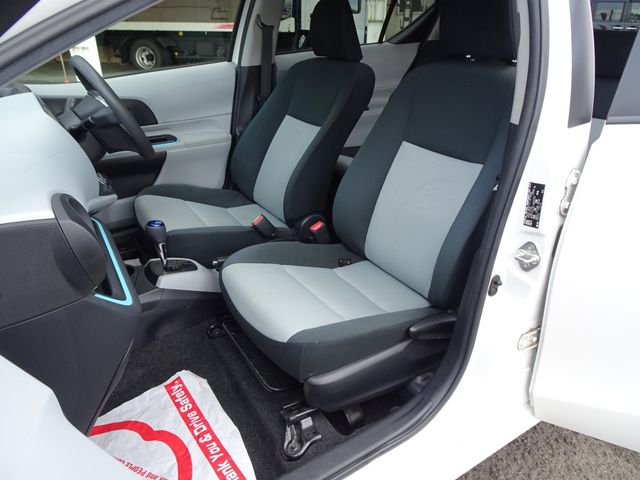 TOYOTA AQUA 2013 Image 31