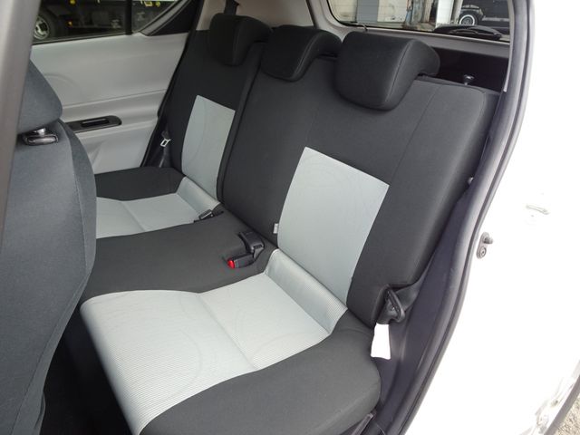 TOYOTA AQUA 2013 Image 31