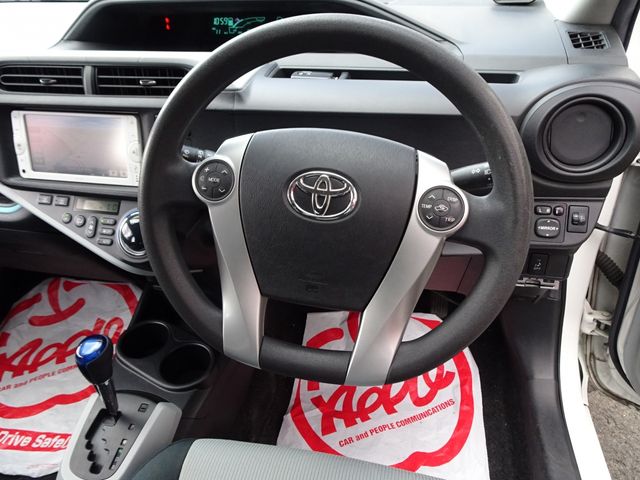 TOYOTA AQUA 2013 Image 31