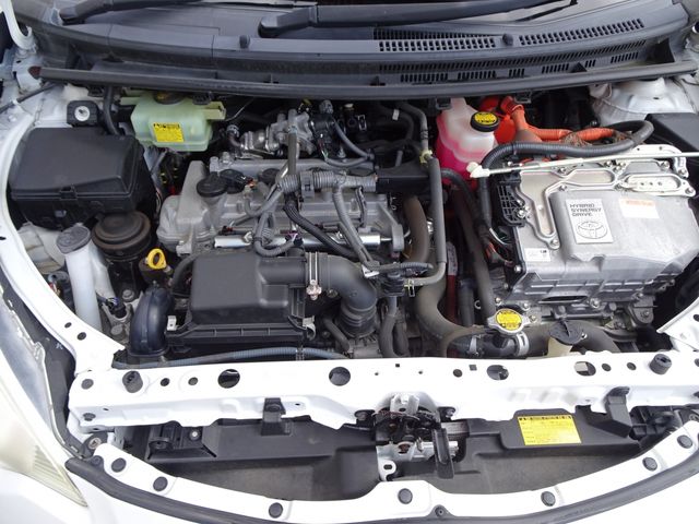 TOYOTA AQUA 2013 Image 31