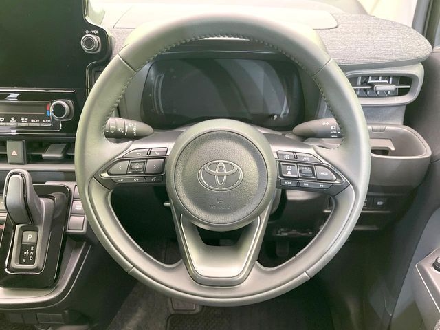 TOYOTA SIENTA HYBRID 2025 Image 31