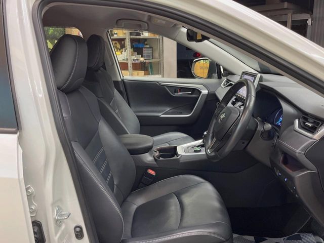 TOYOTA RAV4 HYBRID 4WD 2020 Image 31