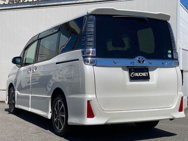 TOYOTA VOXY 2018 Image 31