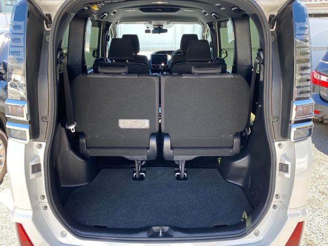 TOYOTA VOXY 2018 Image 31