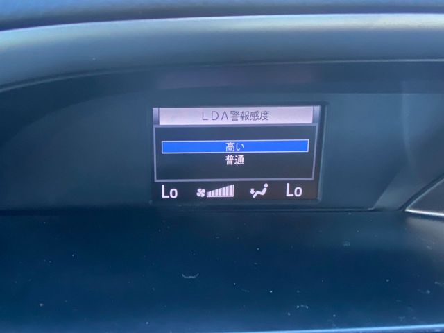 TOYOTA VOXY 2018 Image 31