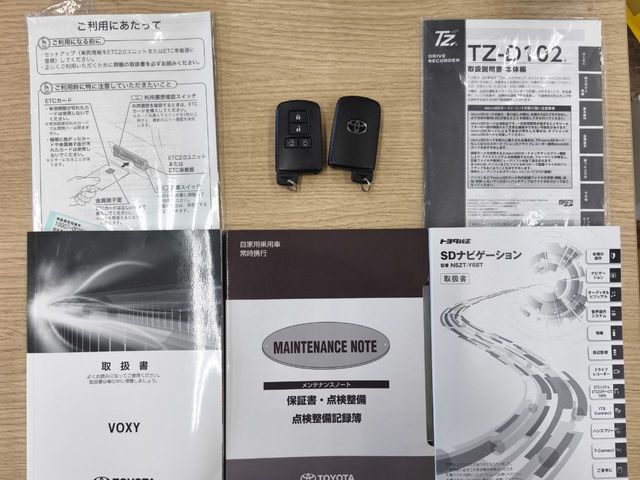 TOYOTA VOXY 2018 Image 31