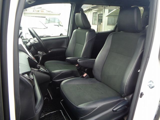 TOYOTA NOAH 2018 Image 31