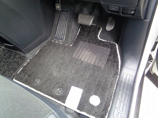 TOYOTA NOAH 2018 Image 31